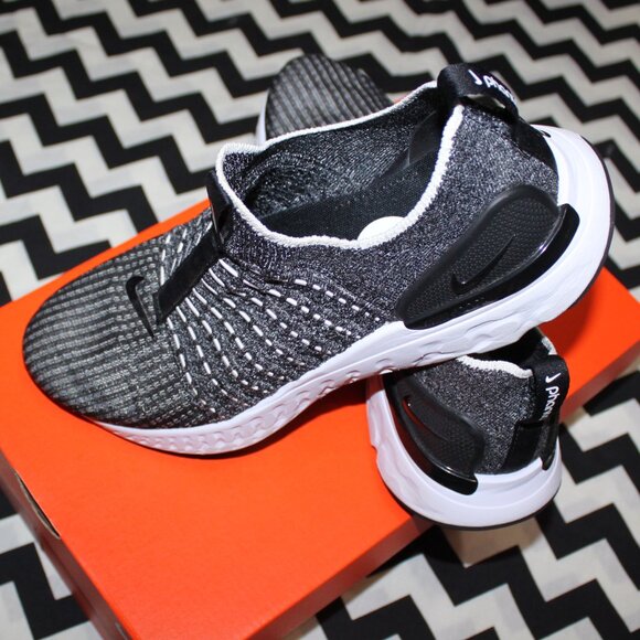 Nike React Phantom Run Flyknit 2 --- Men's Size 7 (Women's 8.5) - Picture 9 of 15